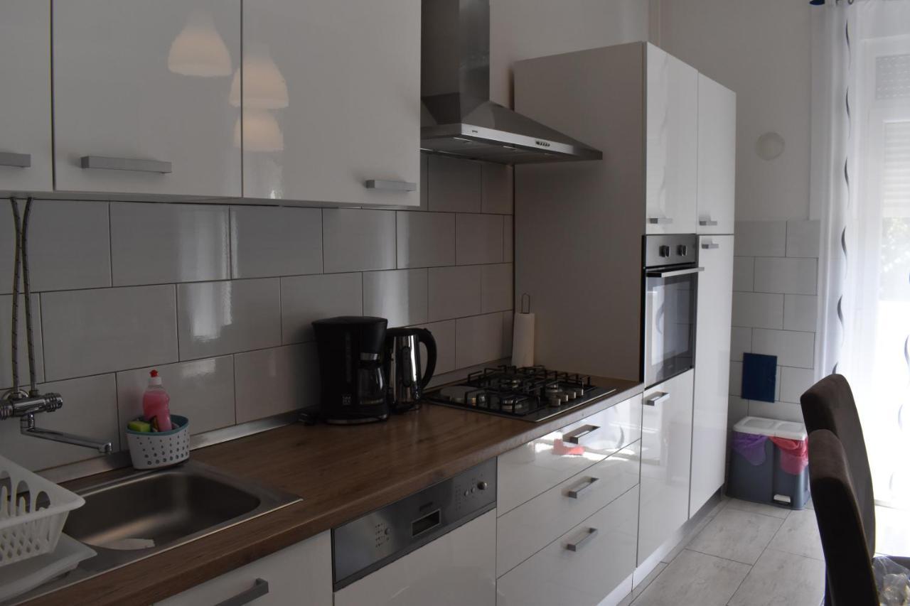 Apartment Riviera Pula Extérieur photo